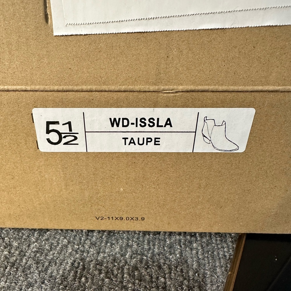 NWT women’s Journee Collection Issla ankle boots SZ 5.5 - Picture 6 of 6